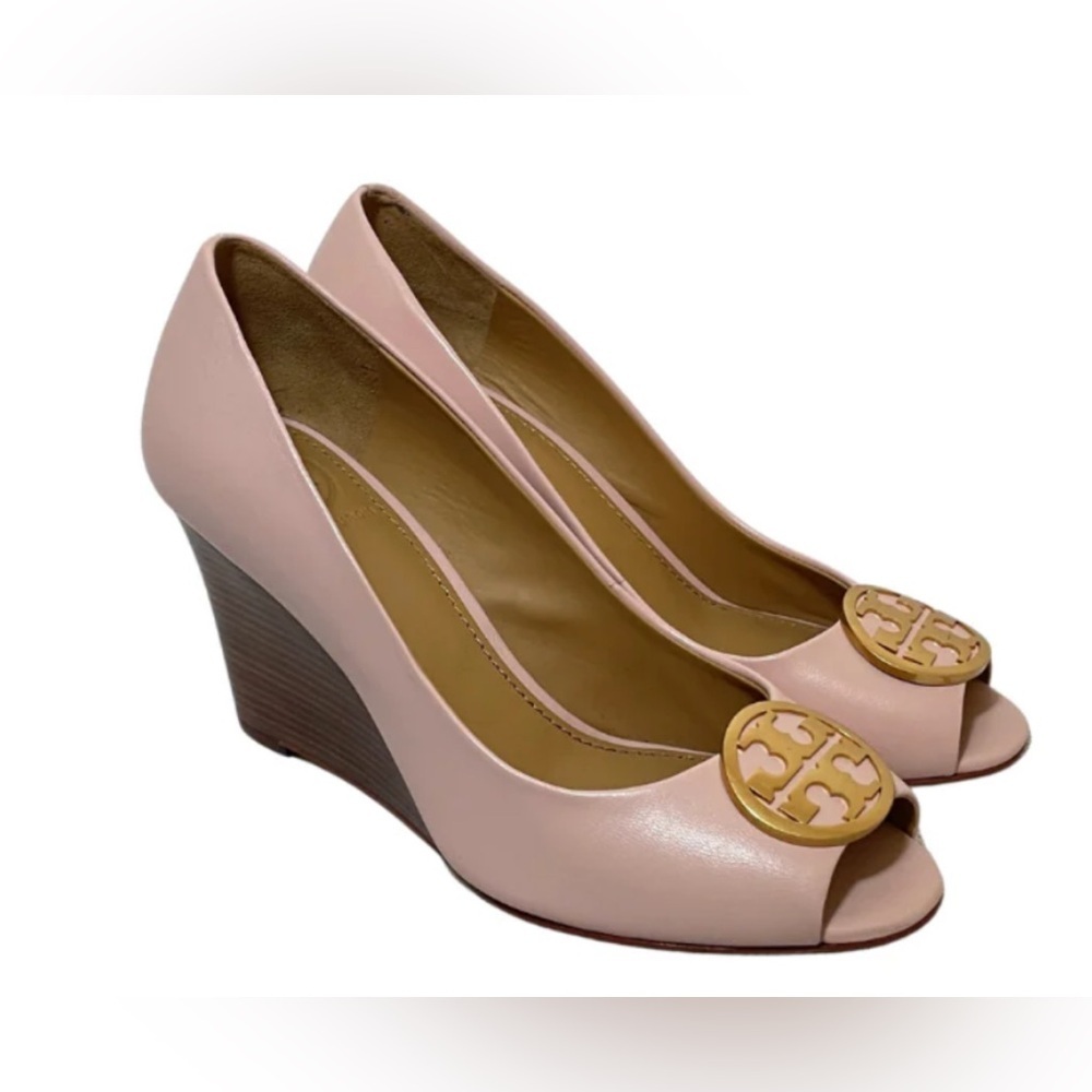 Tory Burch Pink Peep Toe Wedge Heels Gold Logo Medallion Size 8.5M Elegant
